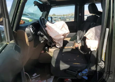 2011 Jeep Wrangler Unlimited Sahara z USA, uszkodzony, nr VIN 1J4HA5H14BL532700